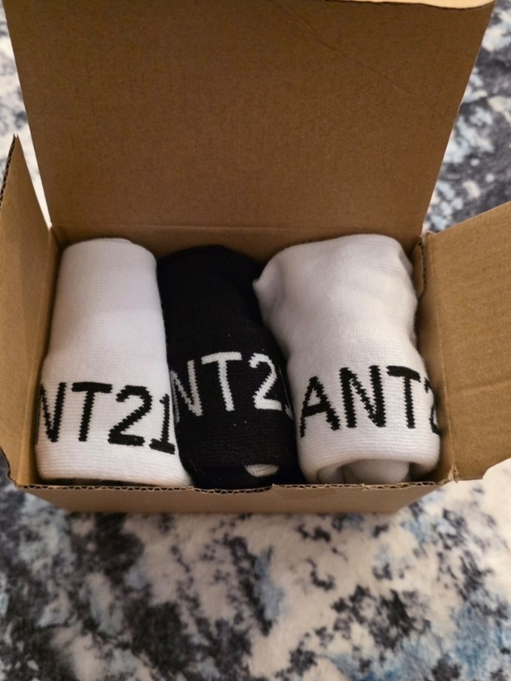 💥💥5 For $25💥💥Logo Cotton Blend Men's Socks - White & Black (3-Pack)